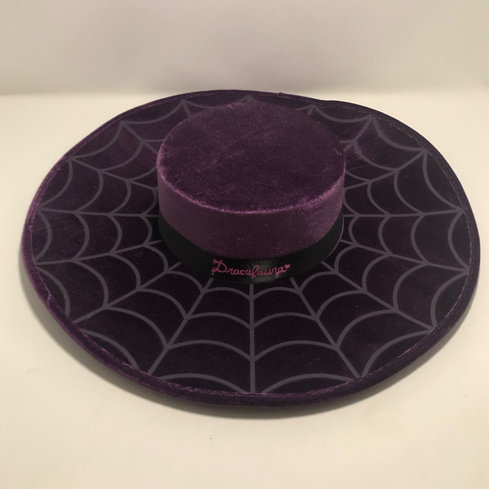 Monster High G3 Draculara’s Purple Spider Web Hat